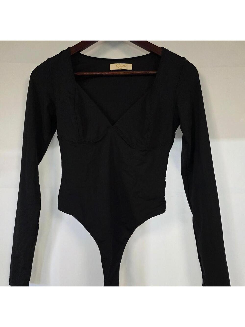 Qinsen black long sleeve bodysuit with V-neckline #bodysuit #vneck